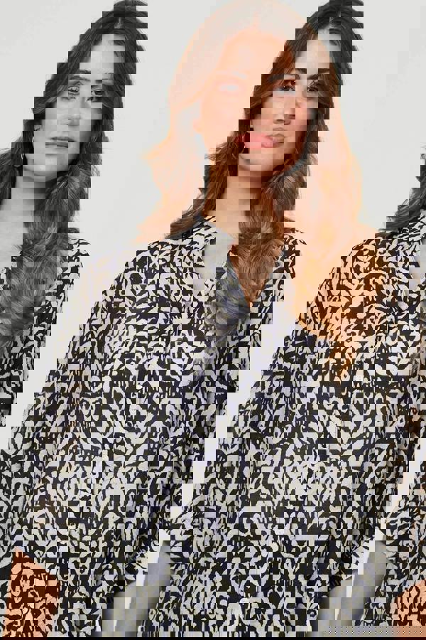 Navy | Printed Button 3/4 Sleeve Relaxed Blouse