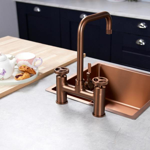 Flode kraft | Industrial Bridge Style 3 in 1 Instant Boiling Tap | Brushed Copper Finish