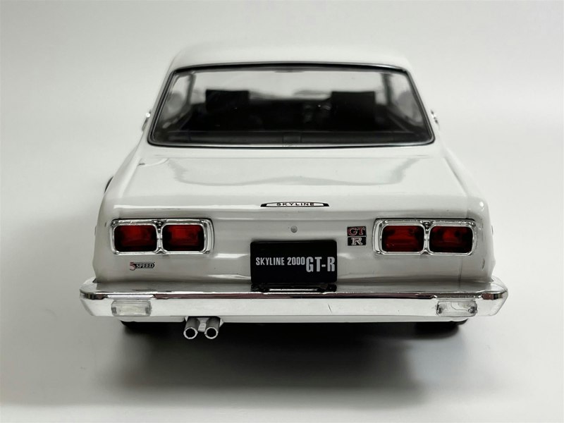 Triple9 Nissan Skyline GT-R KPGC10 White 1:18 Scale Triple 9 1800181