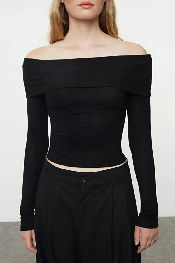WOVCOR Carmen Collar Crop Knit Blouse