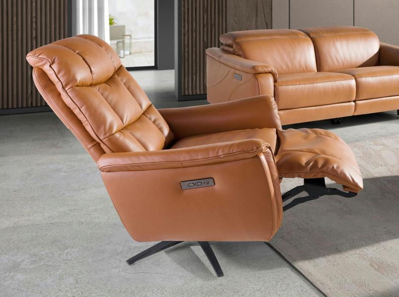 Angel Cerdá Brown leather swivel armchair 5117