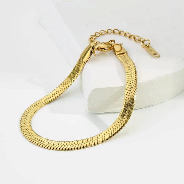 Elk & Bloom Herringbone Flat Chain 14K Gold Link Bracelet