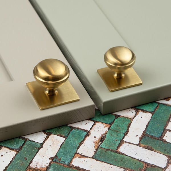 Handle & Home Satin Brass Round Knobs & Cup With Backplate