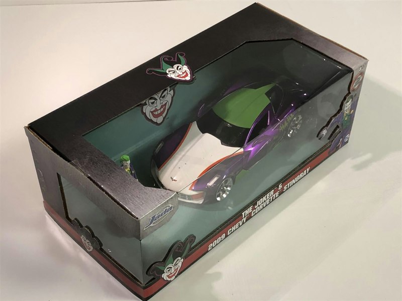 joker 1969 chevrolet corvette stingray with figure 1:24 scale jada 31199