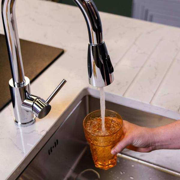 Flode Runda | Kitchen Sink Mixer with Pull out Spray | Chrome | Oval Head