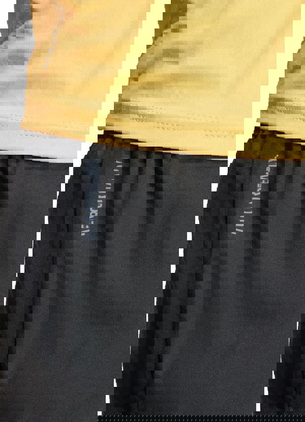 4904cc4369df5b968cc620125ad06545