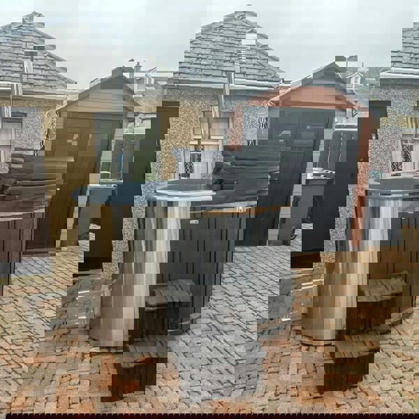 Ofuro wood-fired tub with integrated heater