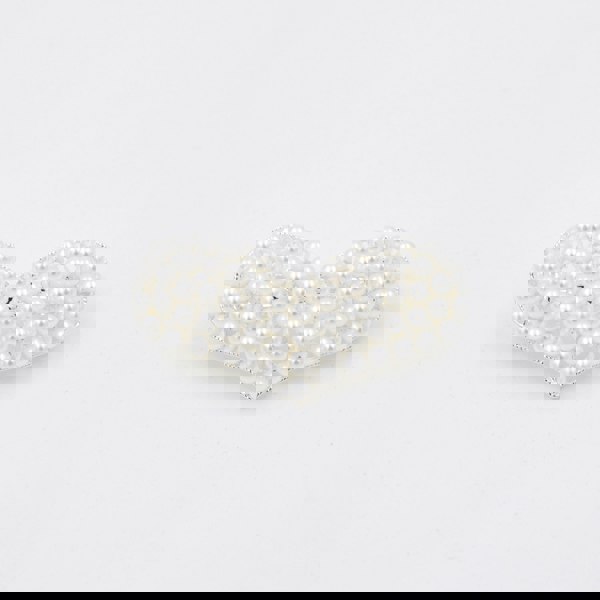 pearl heart hair clip, faux pearl barrette, elegant hair accessory, silver clasp hair clip, vintage inspired hair slide, bridal hair accessory, decorative pearl clip
