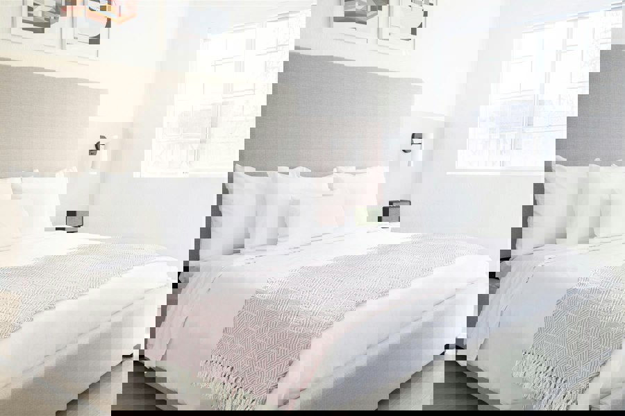 Emma Barclay Zahra Blush Pink Blanket/Throw