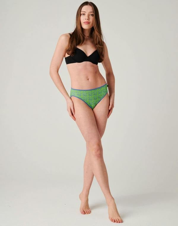 British Boxers Multipack 4 Pairs of Women's Bamboo High Leg Knickers – Boom Bloom!