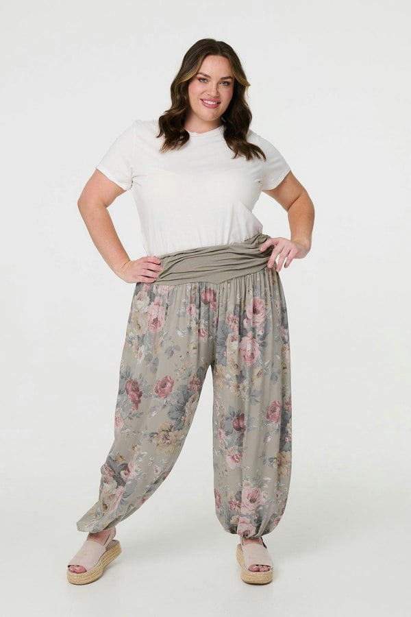 Brown | Floral Ruched Waist Harem Trousers : Model is 5'8"/172 cm and wears UK18/EU46/US14/AUS18