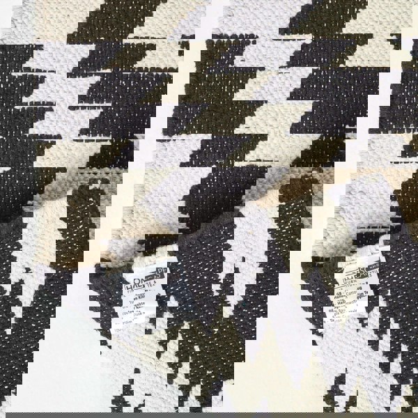 HOMESCAPES Zurich Handwoven Black and White Cotton Geometric Kilim Rug