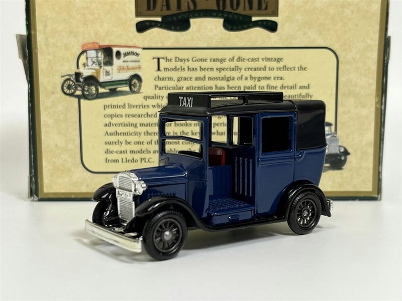 MCSlots Austin Taxi Blue 1933 Days Gone Lledo 47001D B2