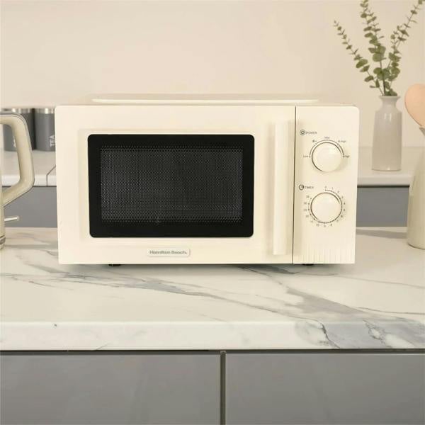 Hamilton Beach Miami Manual 800W Microwave - Sand - Hamilton Beach UK