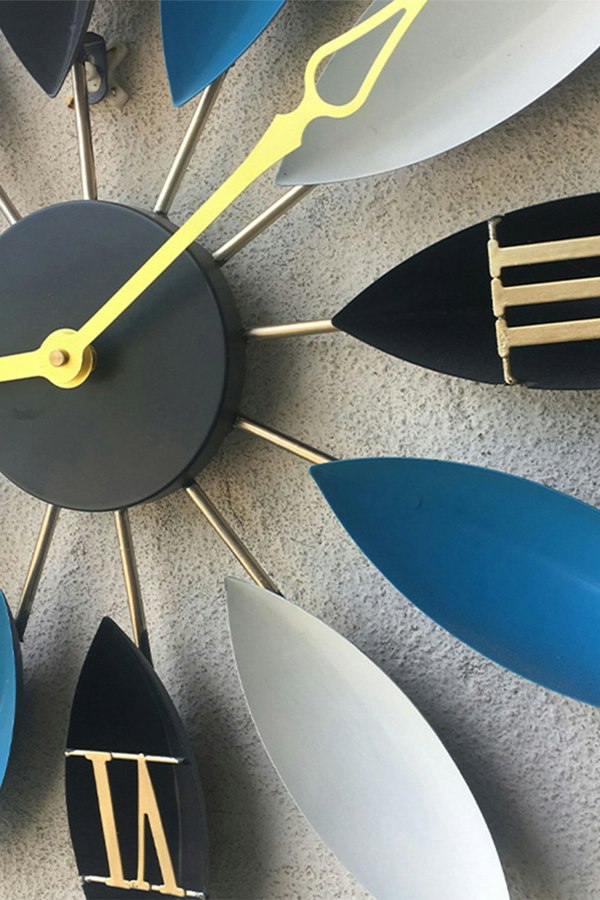 Living and Home 55cm Dia Tri-colour  Roman Numeral Flower Shape Decorative Wall Clock
