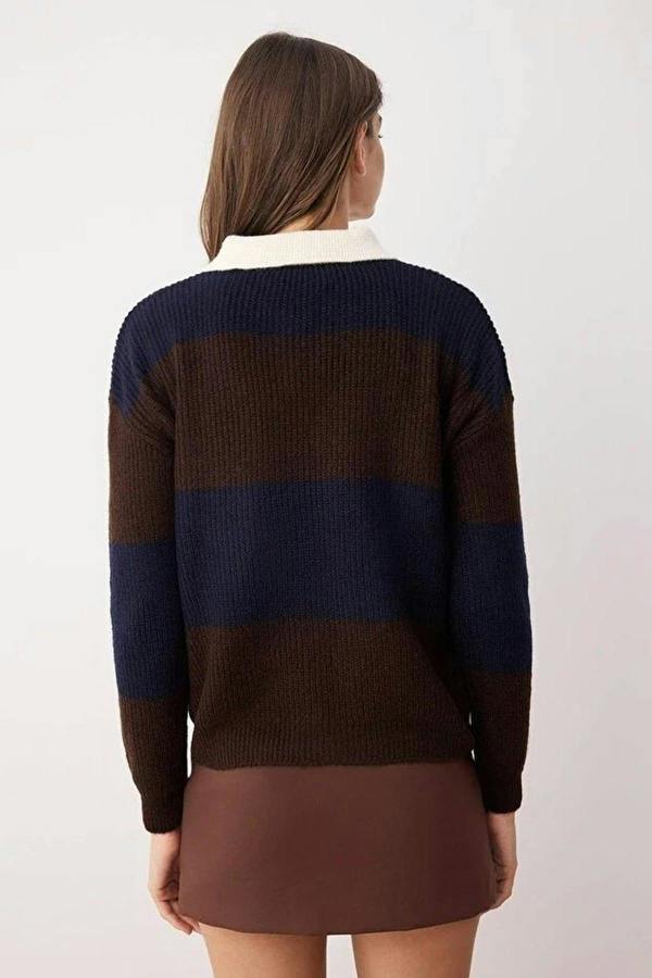 WOVCOR Soft-Textured Polo Neck Knit Sweater