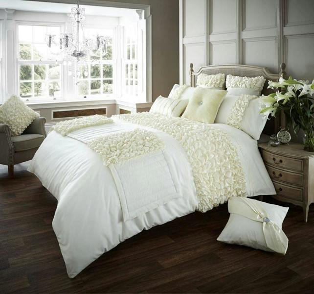Smart Living Verina Duvet Cover and Pillowcase Set - Cream
