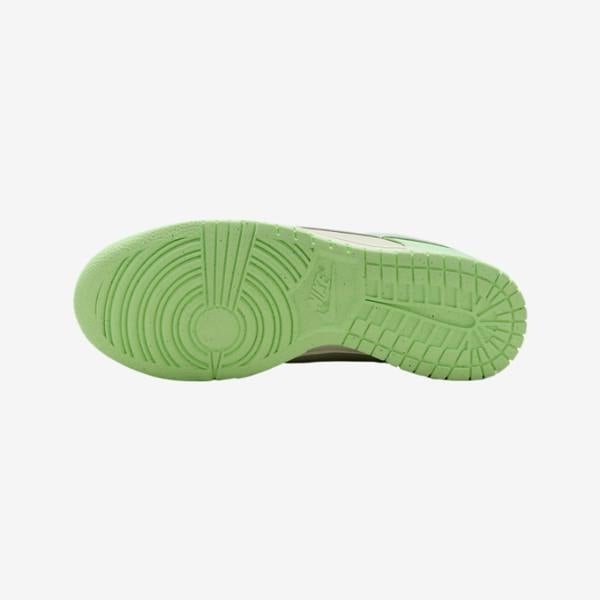 Nike FN6344-001 Sneakers   in  Green
