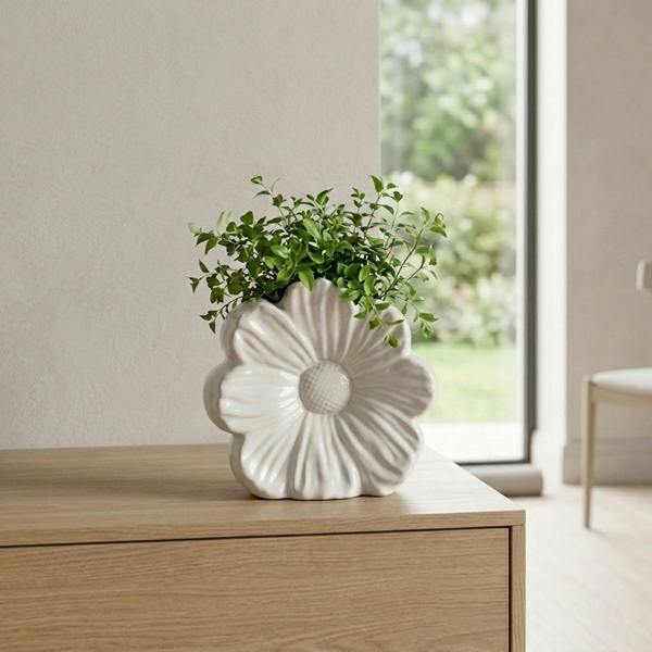 Garden Greatness Floral Blanc Sculpted Flower Vase