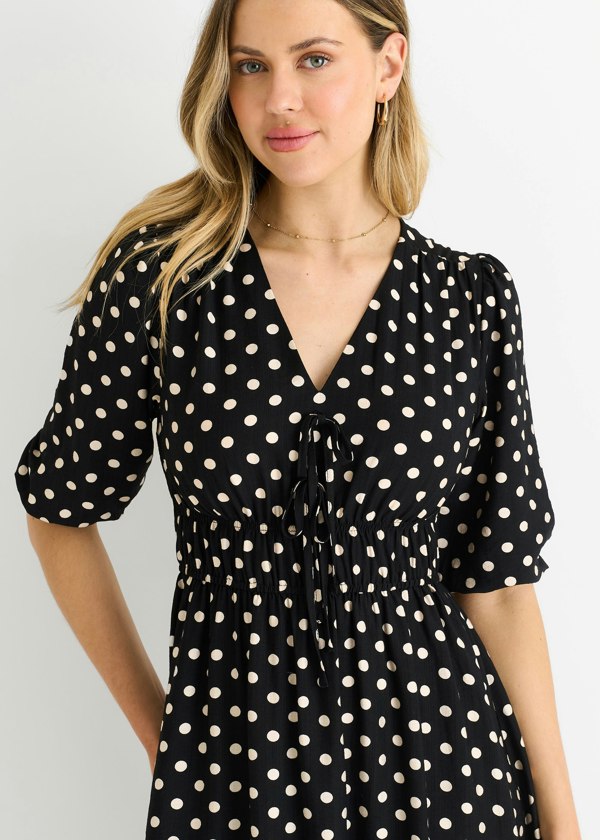 Gini London Black Spot Print Shirred Waist Shift Midi Dress