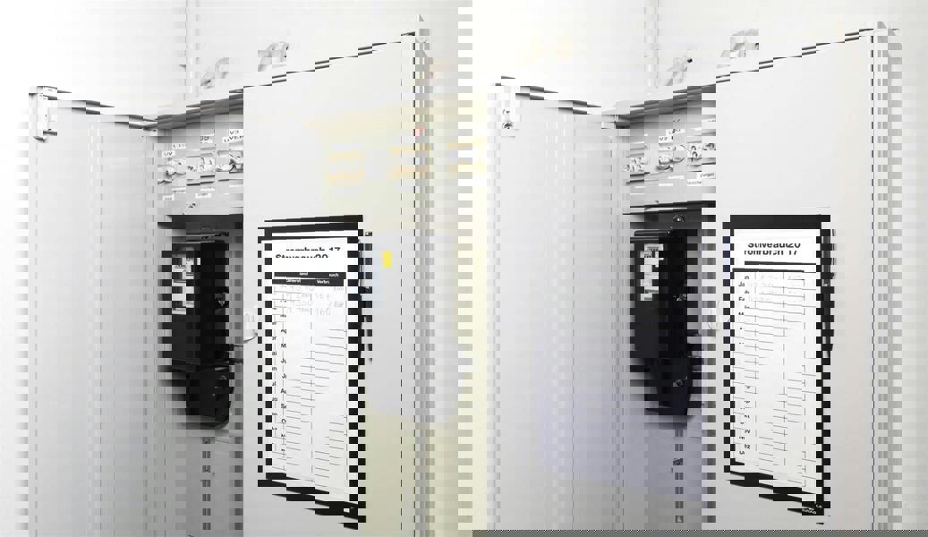 Durable DURAFRAME NOTE Adhesive Magnetic Document Frame + Pen Holder | A4 Black