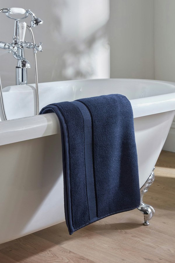 Pretty You London Bamboo Bath Towel