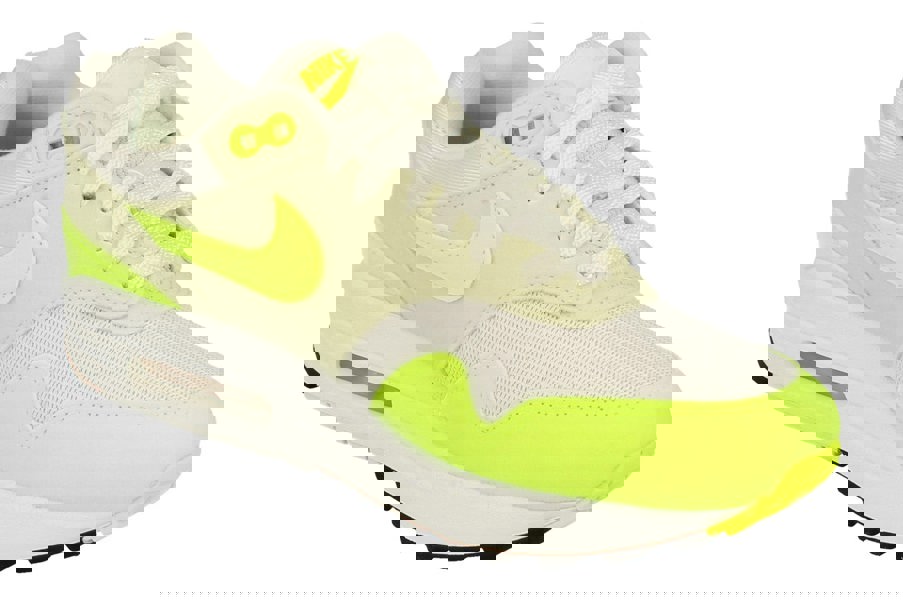 Nike Womens Air Max 1 Trainers DZ2628 100