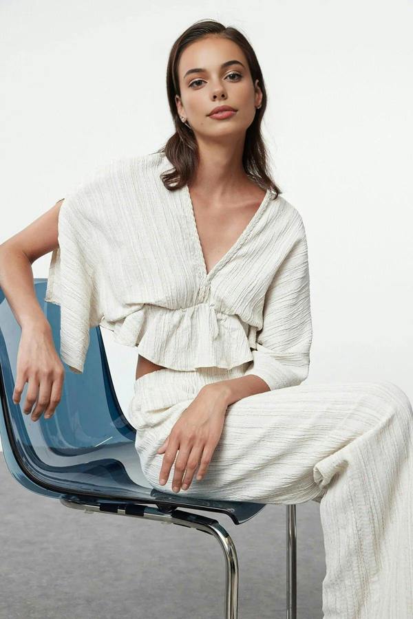 Textured Fabric Ruffled Woven