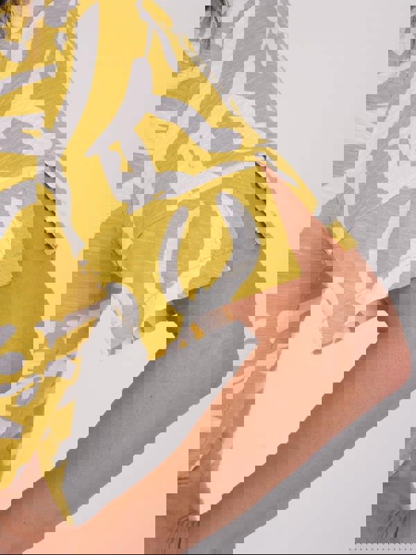 VIZ-A-VIZ Floral Print Top