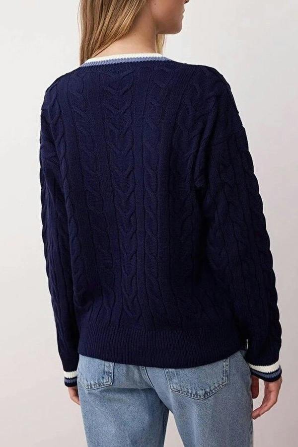 WOVCOR Cable Knit V Neck Jumper