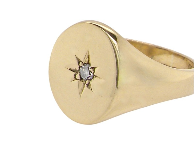 18 carat gold signet ring