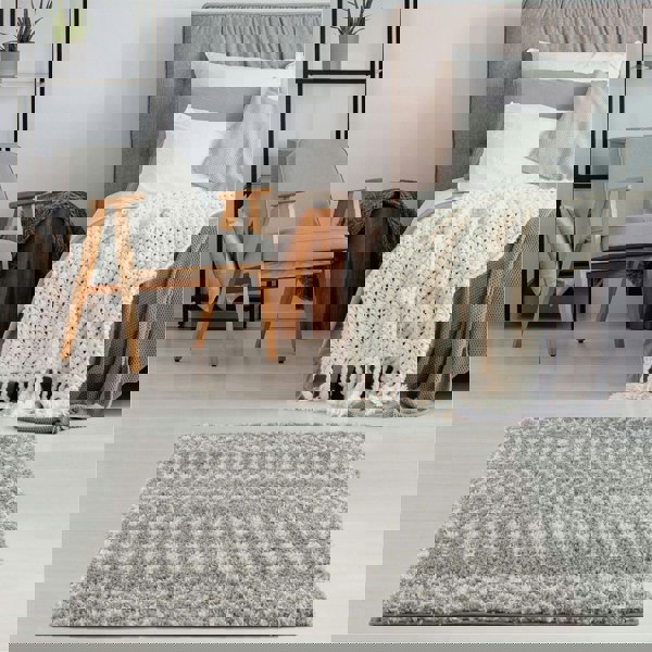 Moroccan-style thick shaggy rug pet-friendly, easy to clean