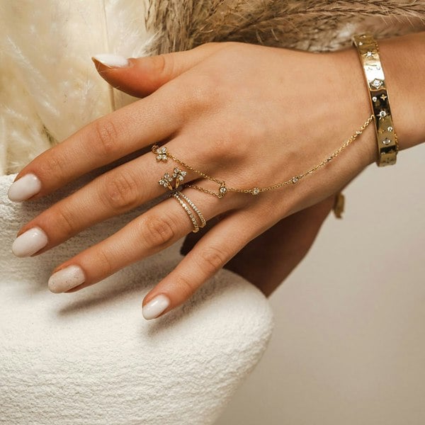 Illuminess™ Sterling Silver Sparkle Diamond Hand Chain | BLOOMTINE 