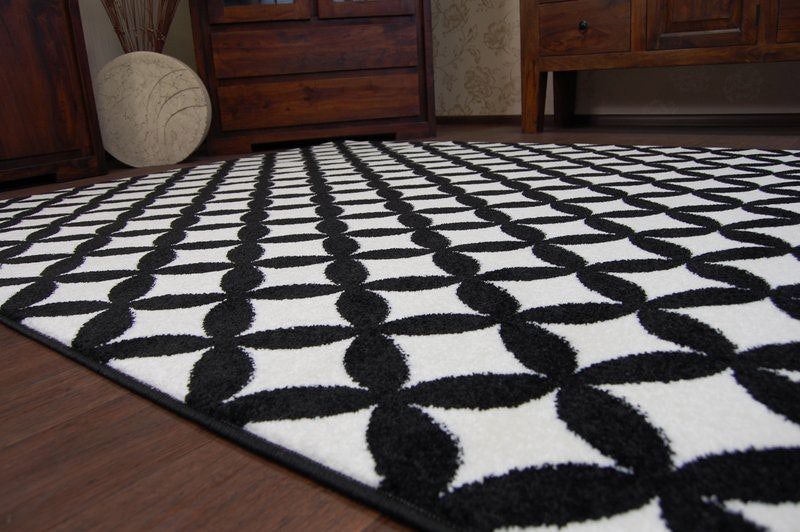 RugsX Sketch Rug - Black & White Diamonds