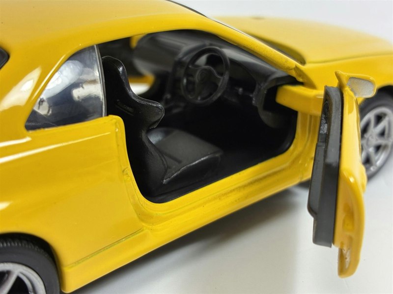 Tayumo Nissan GT R34 V Spec II RHD Yellow 1:36 Scale 36115217