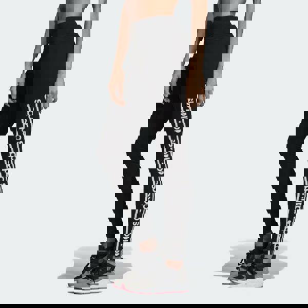 8ecbd4bb74abda17cd867bb9ac046a1b