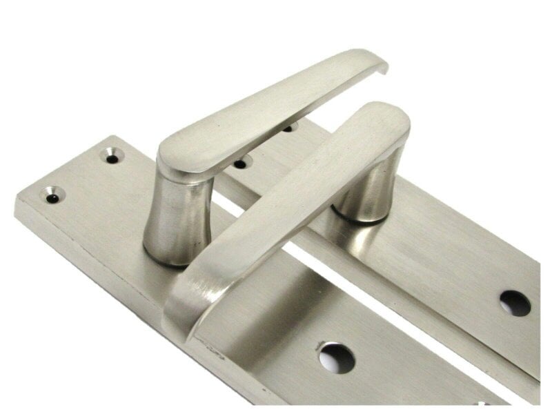 EDH Door Hardware Victorian Straight Satin Nickel Interior Bathroom Door Handles