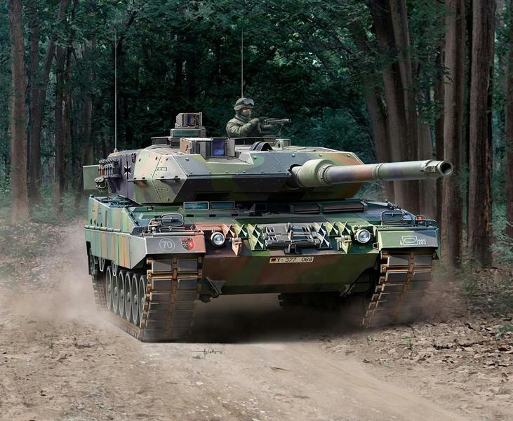 Revell German Leopard 2A6/A6NL Model Set (1:35 Scale)