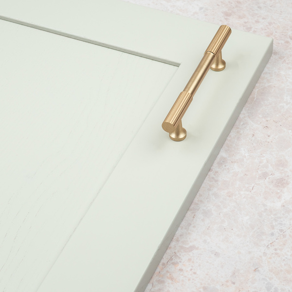 Handle & Home Brushed Brass Reeded Knob/Handles