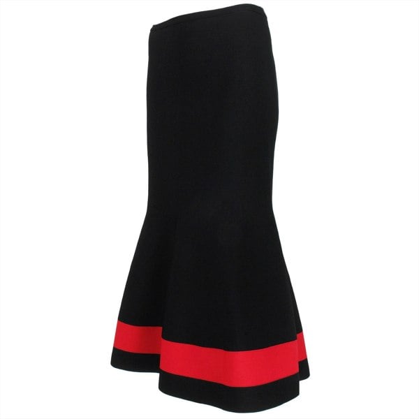 Victoria Beckham luxurious midi skirt A heavy interlock skirt in a finely ribbed knit