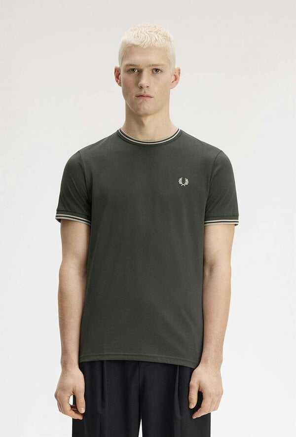 Fred Perry Twin Tipped T-Shirt - Field Green / Oatmeal