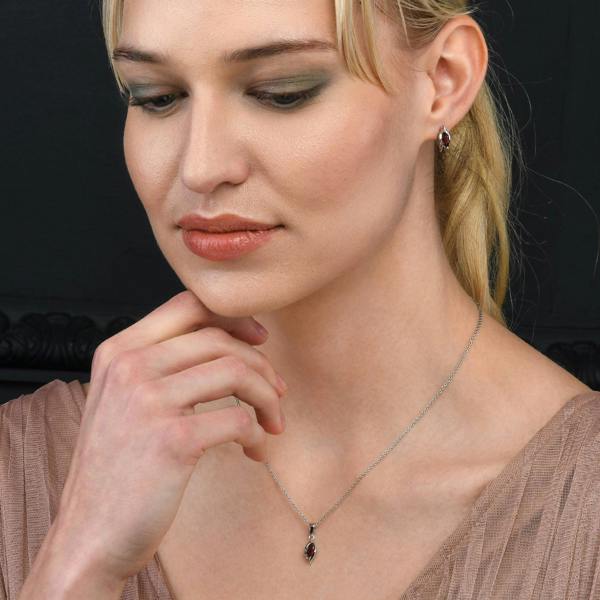 namana 925 Sterling Silver Garnet Marquise Pendant Necklace
