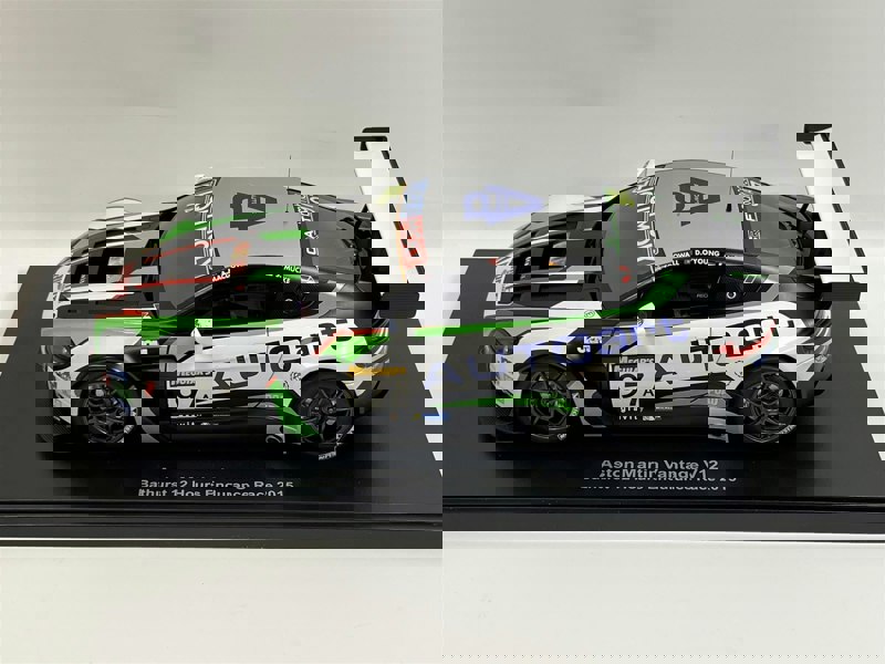 aston martin vantage v12  bathurst 12 hr endurance race 2015 1:18 autoart 81506