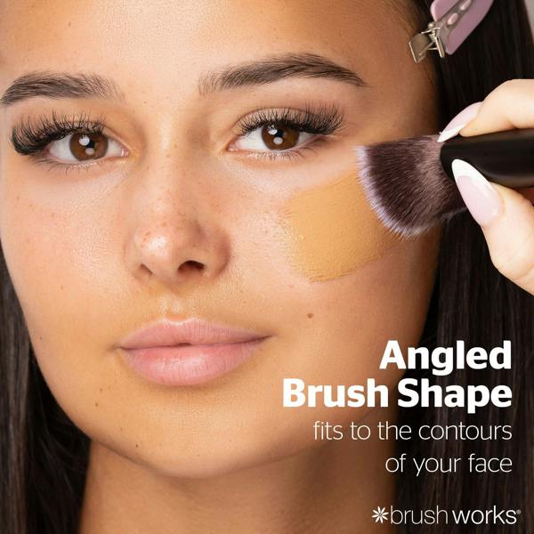 Brushworks No. 9 Angled Flat Top Foundation Buffing Brush