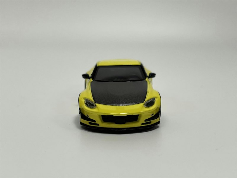 Mini GT Nissan Z Pandem Ikazuchi Yellow LHD 1:64 Mini GT MGT00752L