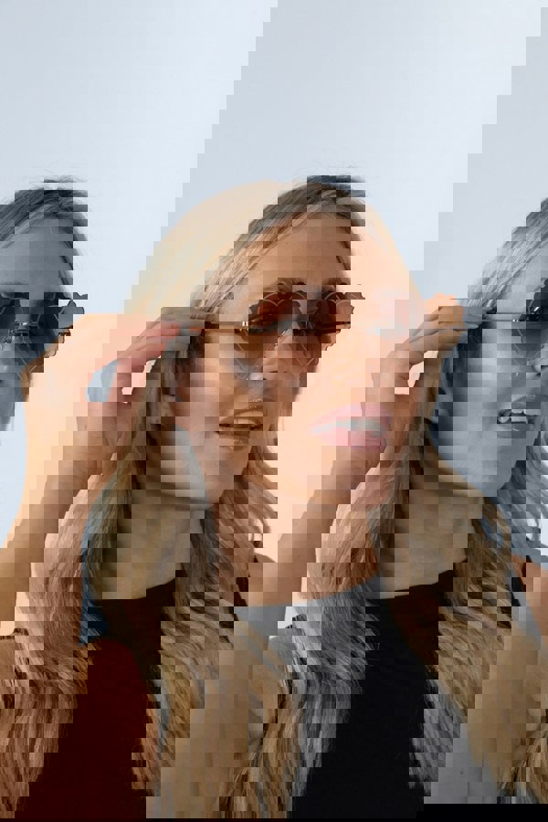 SVNX Scallop Heart Sunglasses in Brown