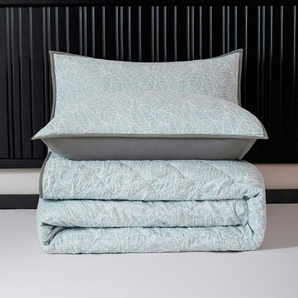 Intimates Ayda Luxury Jaquard Floral Quilted Bedspread Set