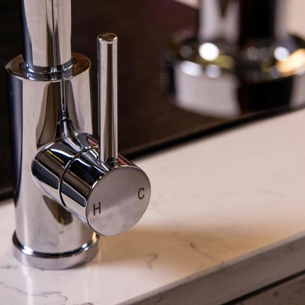 Flode Fjädra | Pull Out Kitchen Sink Mixer Tap | Spring Style Mixer Tap | Chrome | Round Head