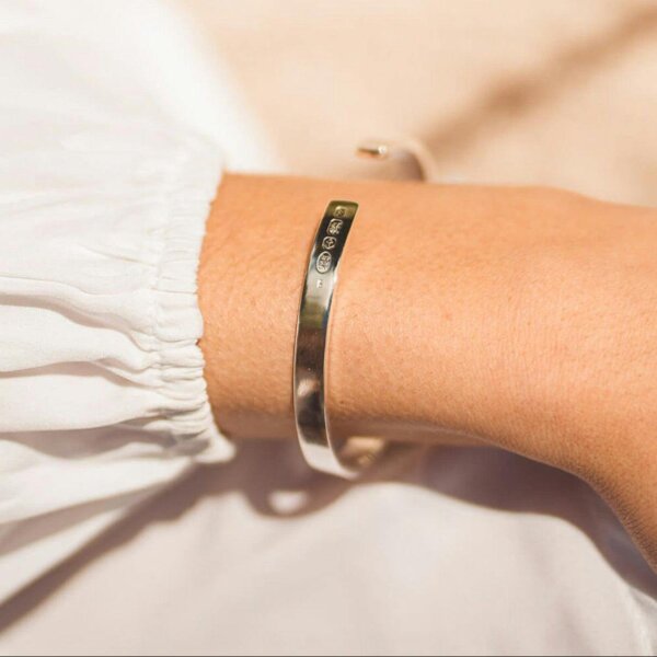 Reeves & Reeves Classic High Shine Cuff Large