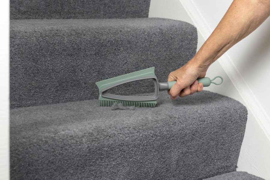 JVL Rubber Dust Pan And Brush - Grey